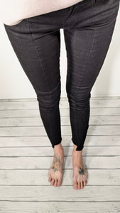 SA-Black Crop Skinny