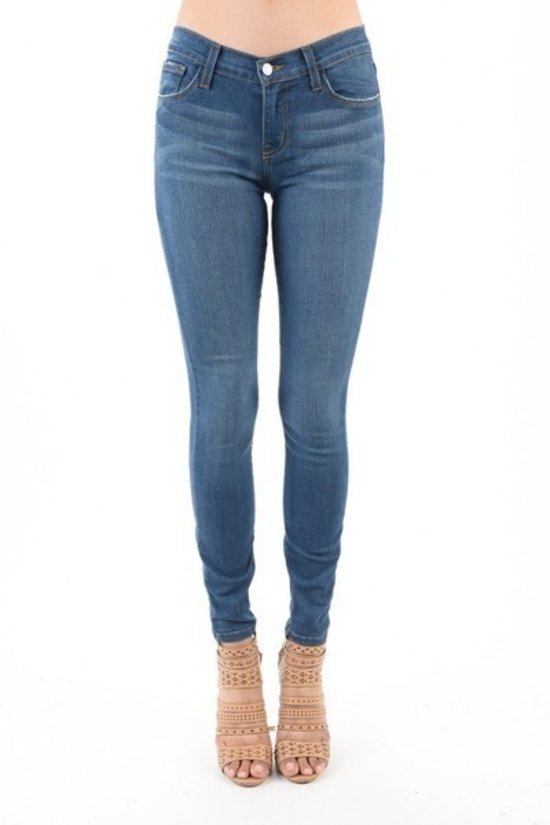 #8390 Skinny Jean